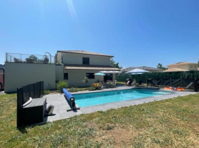 Villa moderne avec piscine